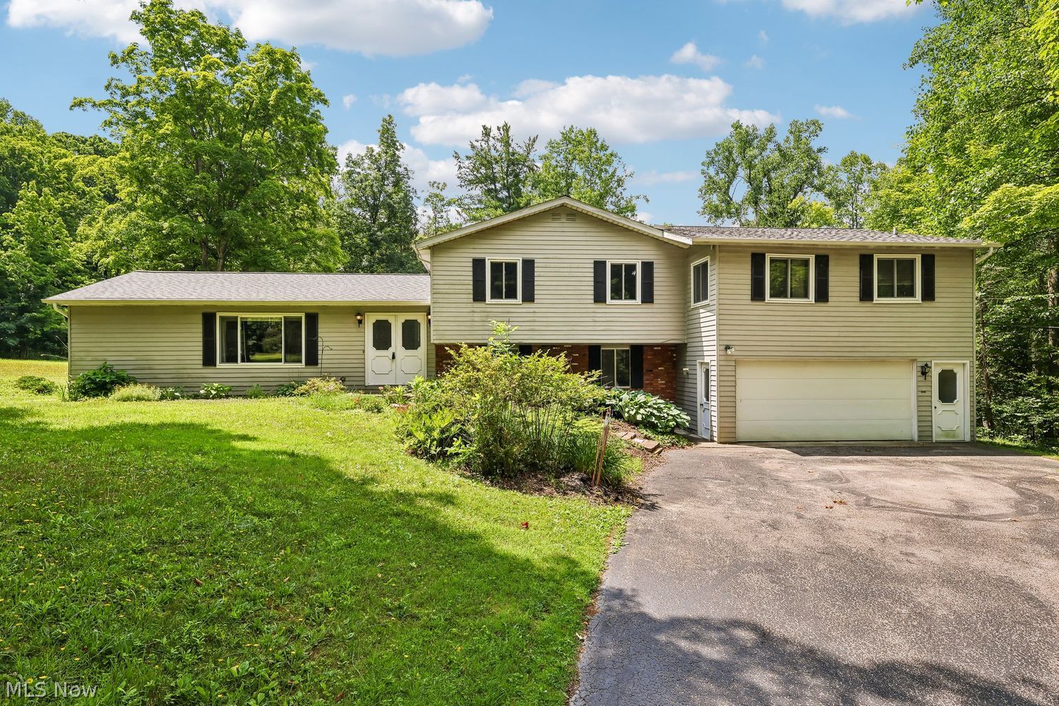 8355 Cedar Road Chesterland, OH 44026 - Photo 1 of 44