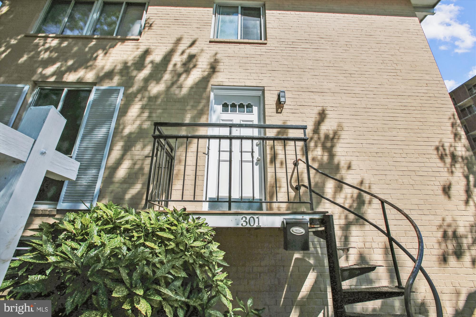 301 I Street Southwest, Unit 108 Washington, DC 20024 - Photo 4 of 55 a view of balcony with a potted plant