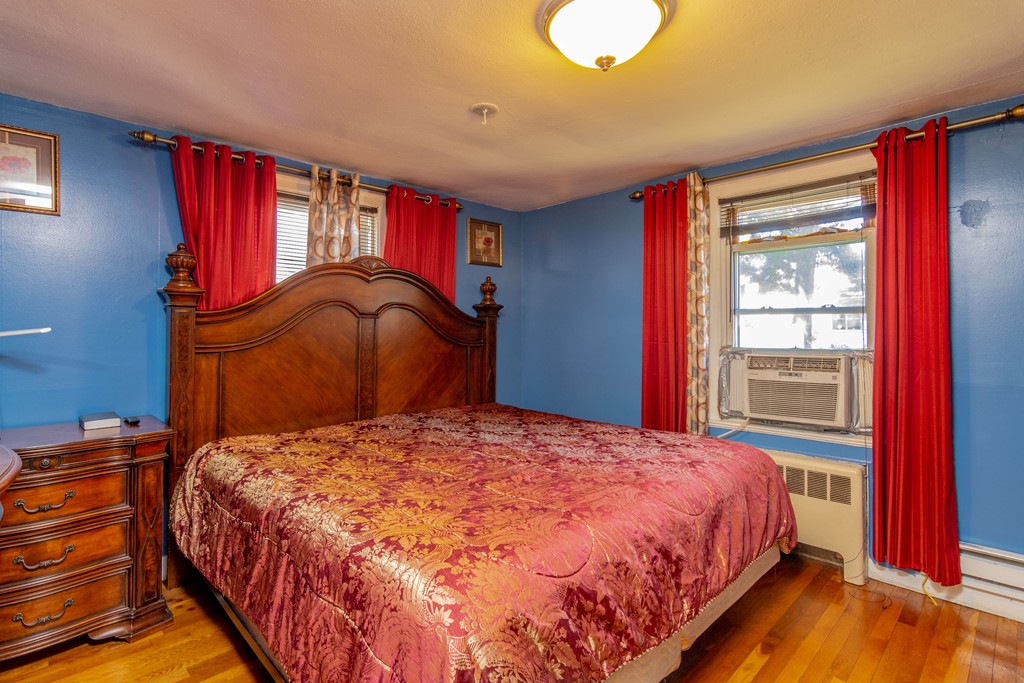 34 Holy Cross Street Springfield, MA 01104 - Photo 11 of 25 Gallery Image 11