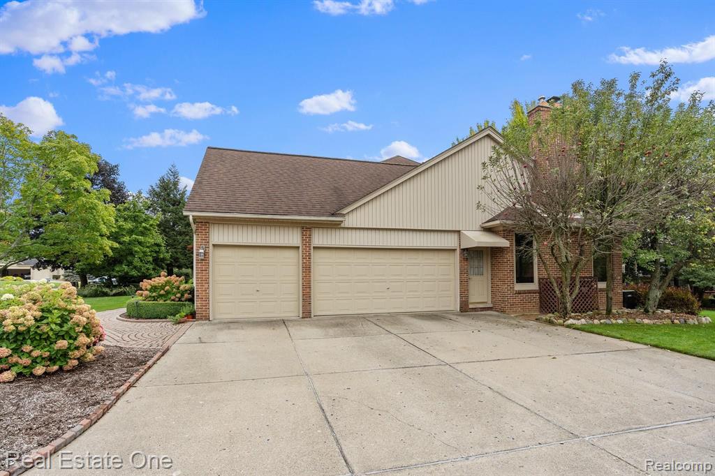 3449 Summit Ridge Drive Rochester Hills, MI 48306 - Photo 3 of 44