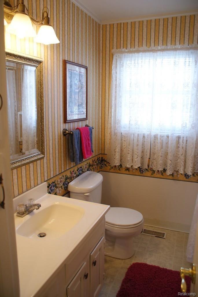 2171 Farnsworth Road Lapeer, MI 48446 - Photo 32 of 44 DSC06697.jpg