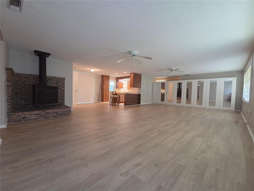 4136 South Lockwood Ridge Road Sarasota, FL 34231 - Photo 4 of 28 Gallery Image 4