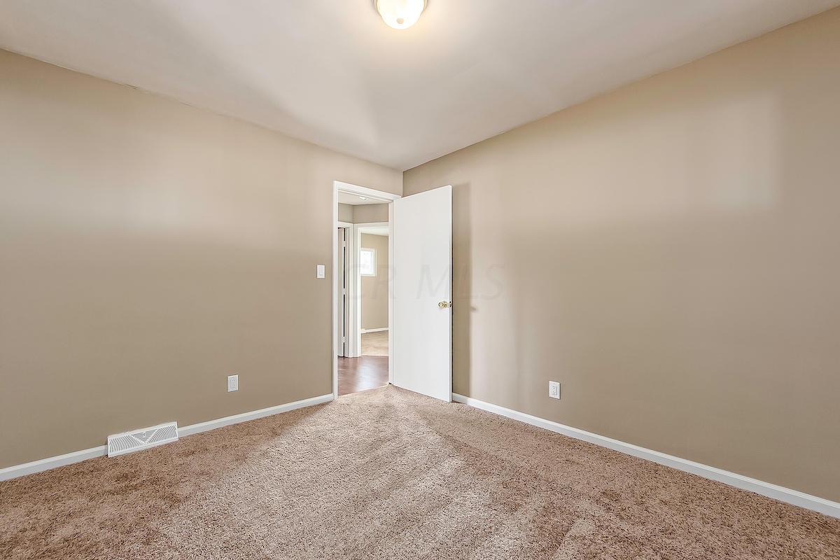 3577 Maize Road Columbus, OH 43224 - Photo 8 of 25 Gallery Image 8