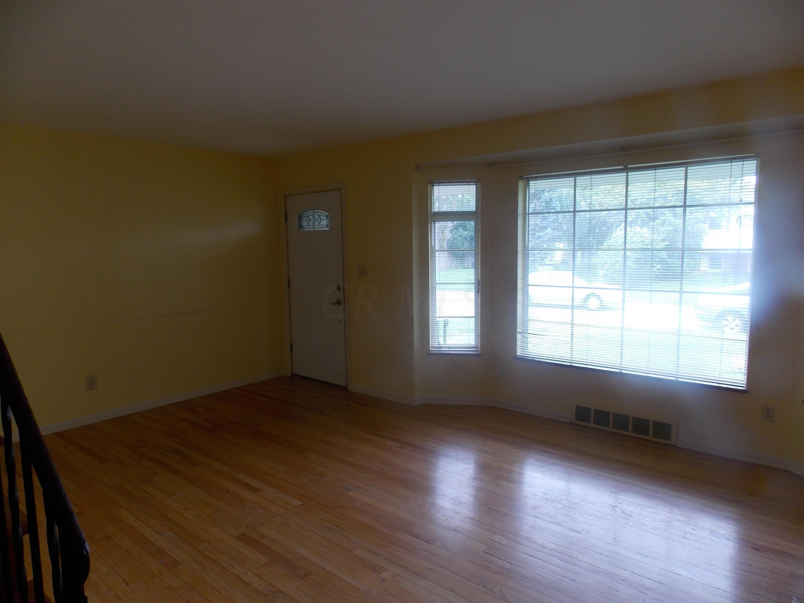 274 Demorest Road Columbus, OH 43204 - Photo 3 of 15 Gallery Image 3