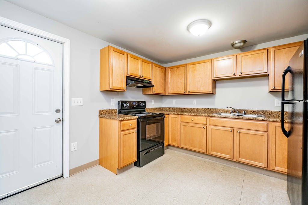 51-53 James Street Springfield, MA 01105 - Photo 7 of 25
