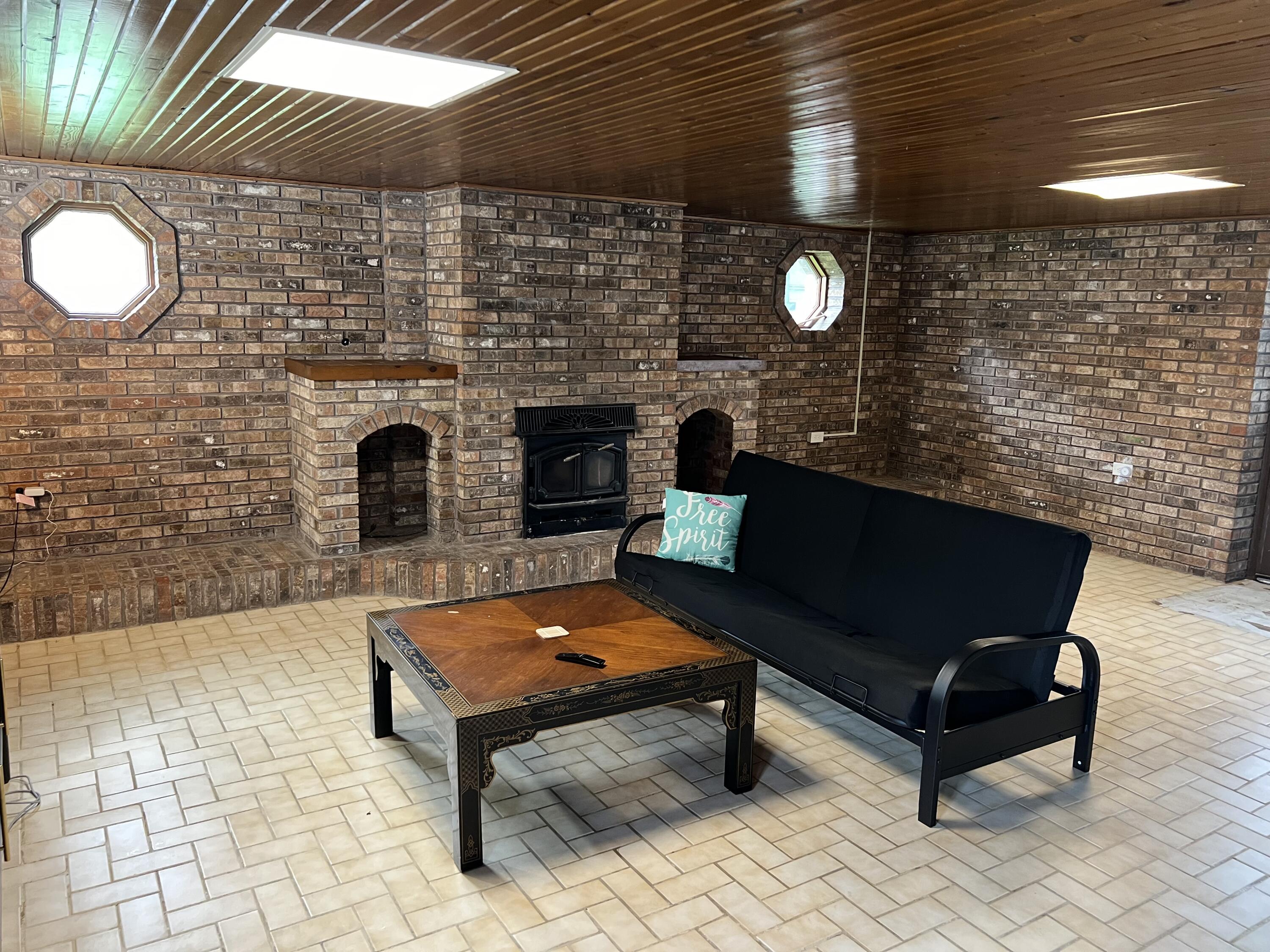 431 Riverside Drive Watervliet, MI 49098 - Photo 13 of 31 Family room 3