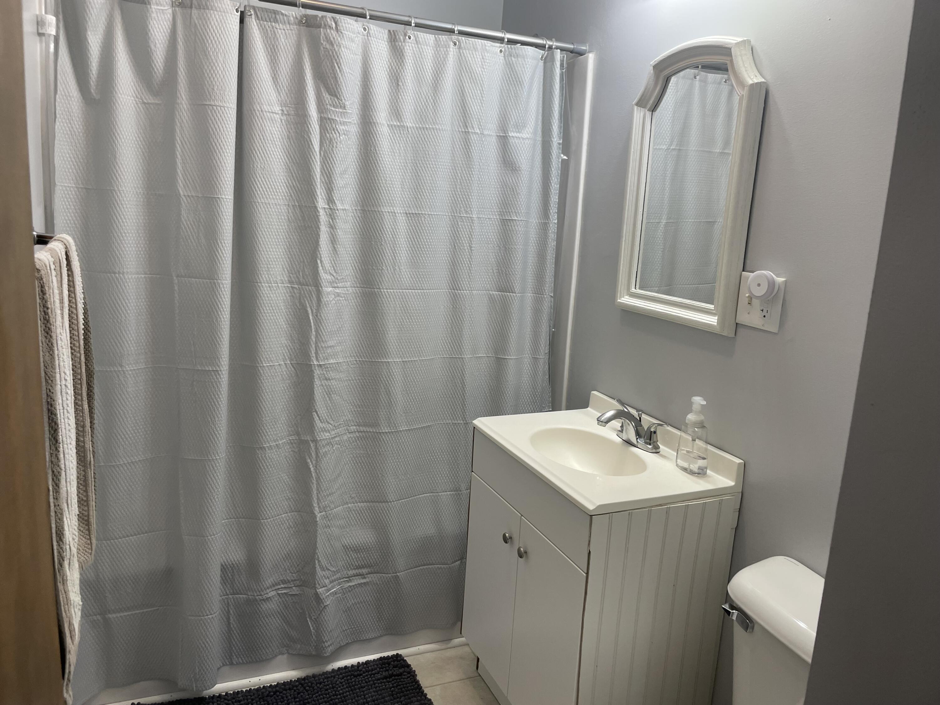 431 Riverside Drive Watervliet, MI 49098 - Photo 19 of 31 Bath