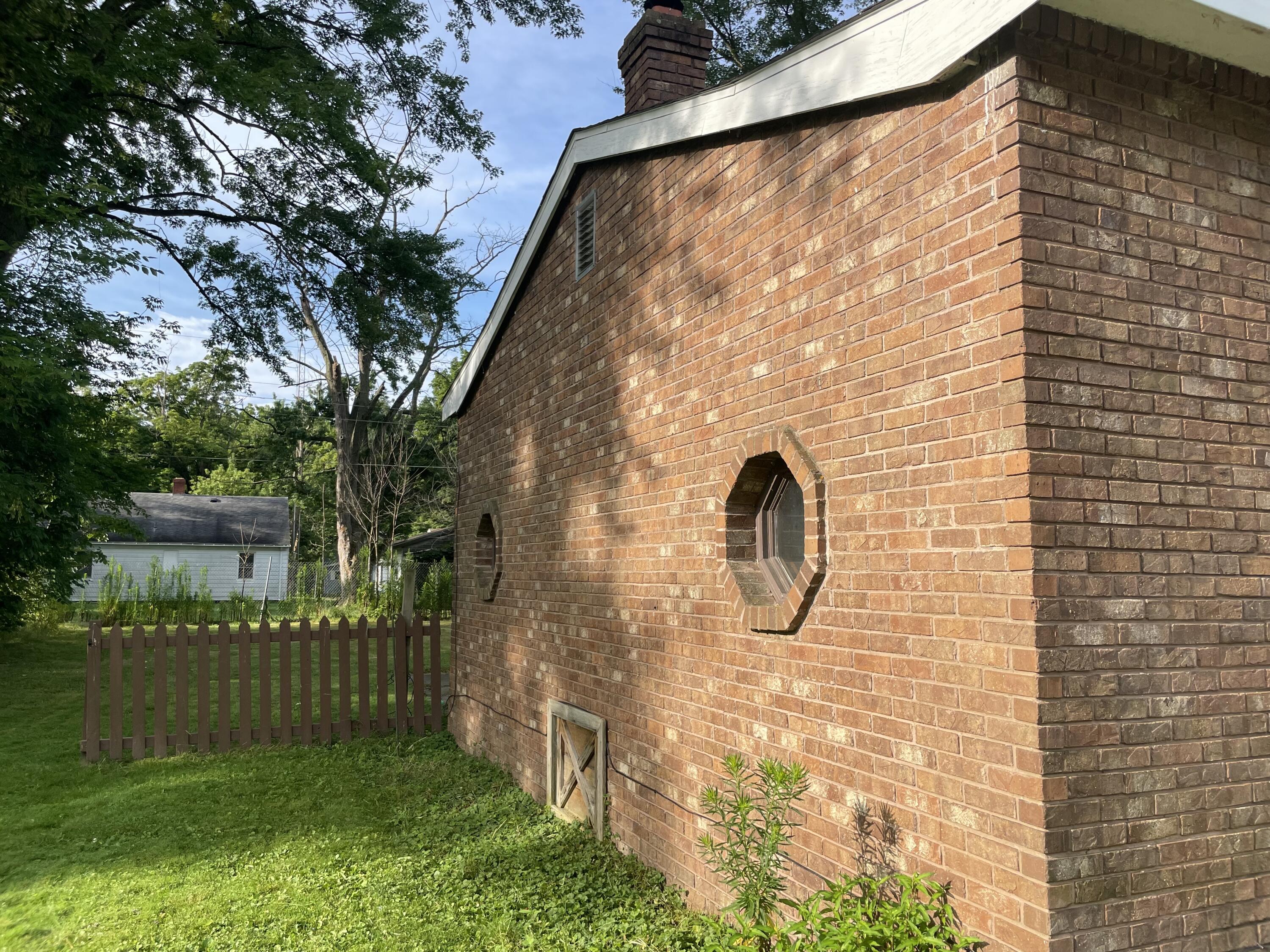 431 Riverside Drive Watervliet, MI 49098 - Photo 24 of 31 Side Yard