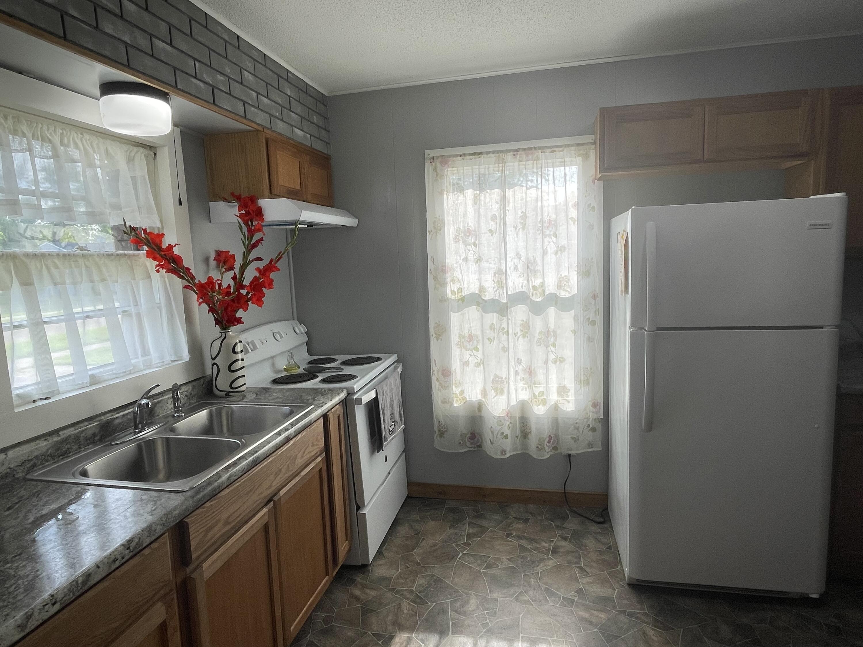 431 Riverside Drive Watervliet, MI 49098 - Photo 6 of 31 Kitchen 1