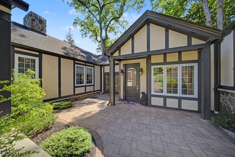 235 Old Chester Road Chester, NJ 07930 - Photo 4 of 49