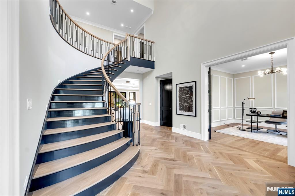 12 Echo Ridge Road Upper Saddle River, NJ 07458 - Photo 7 of 49 a view of entryway and hall
