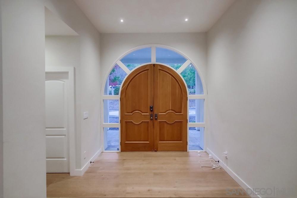4124 Stonebridge Lane Rancho Santa Fe, CA 92091 - Photo 5 of 38 a view of entryway