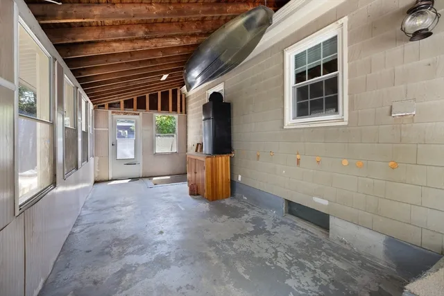 a view of an entryway of the house