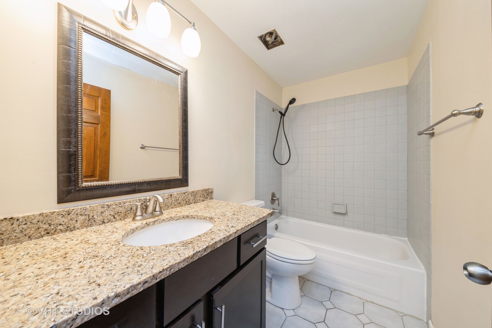 1201 Pinetree Lane Bartlett, IL 60103 - Photo 19 of 20