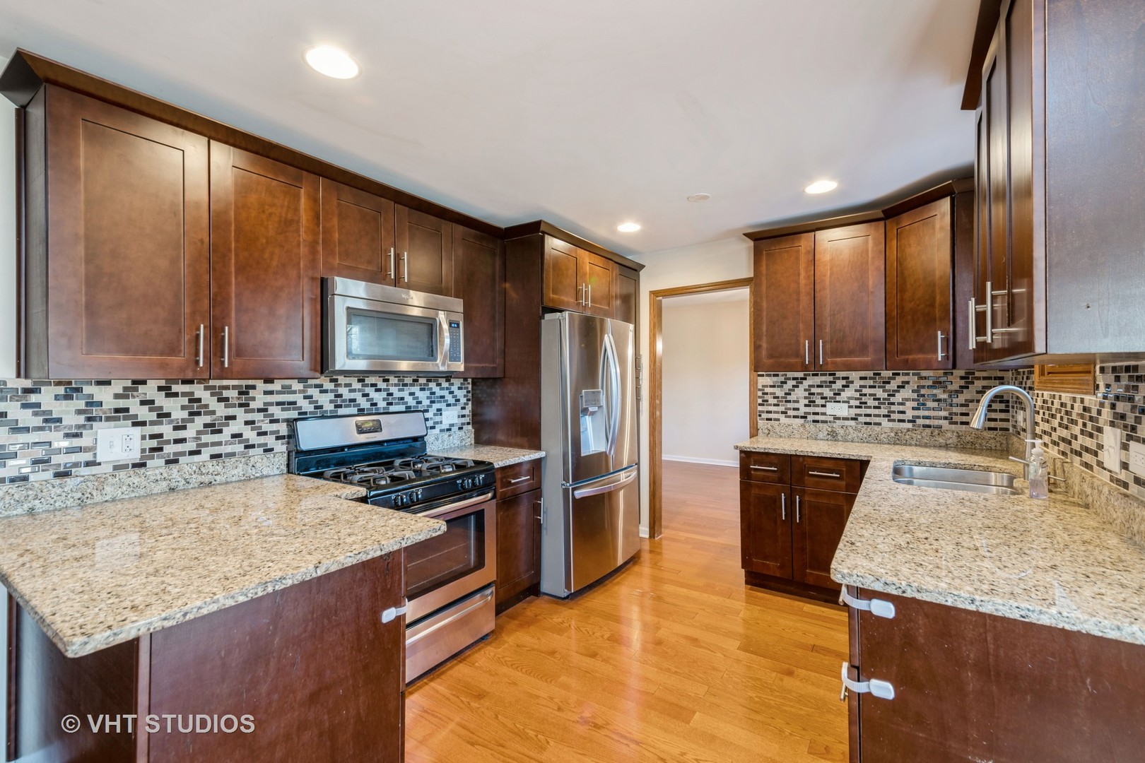 1201 Pinetree Lane Bartlett, IL 60103 - Photo 5 of 20