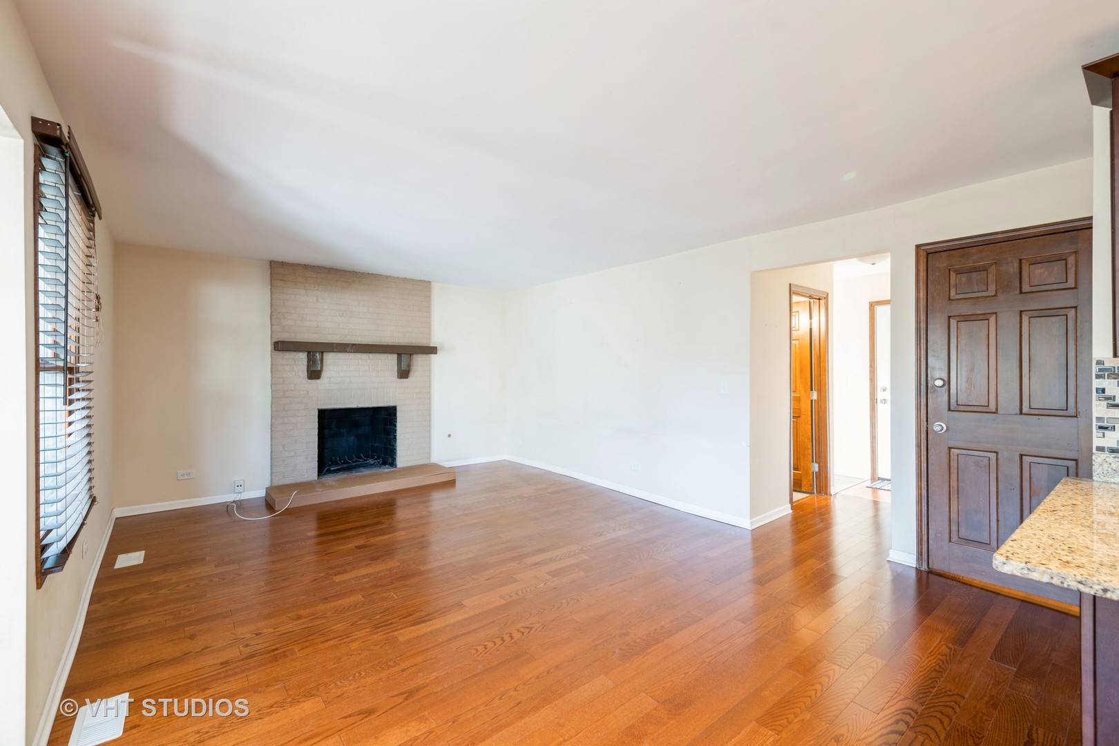 1201 Pinetree Lane Bartlett, IL 60103 - Photo 7 of 20