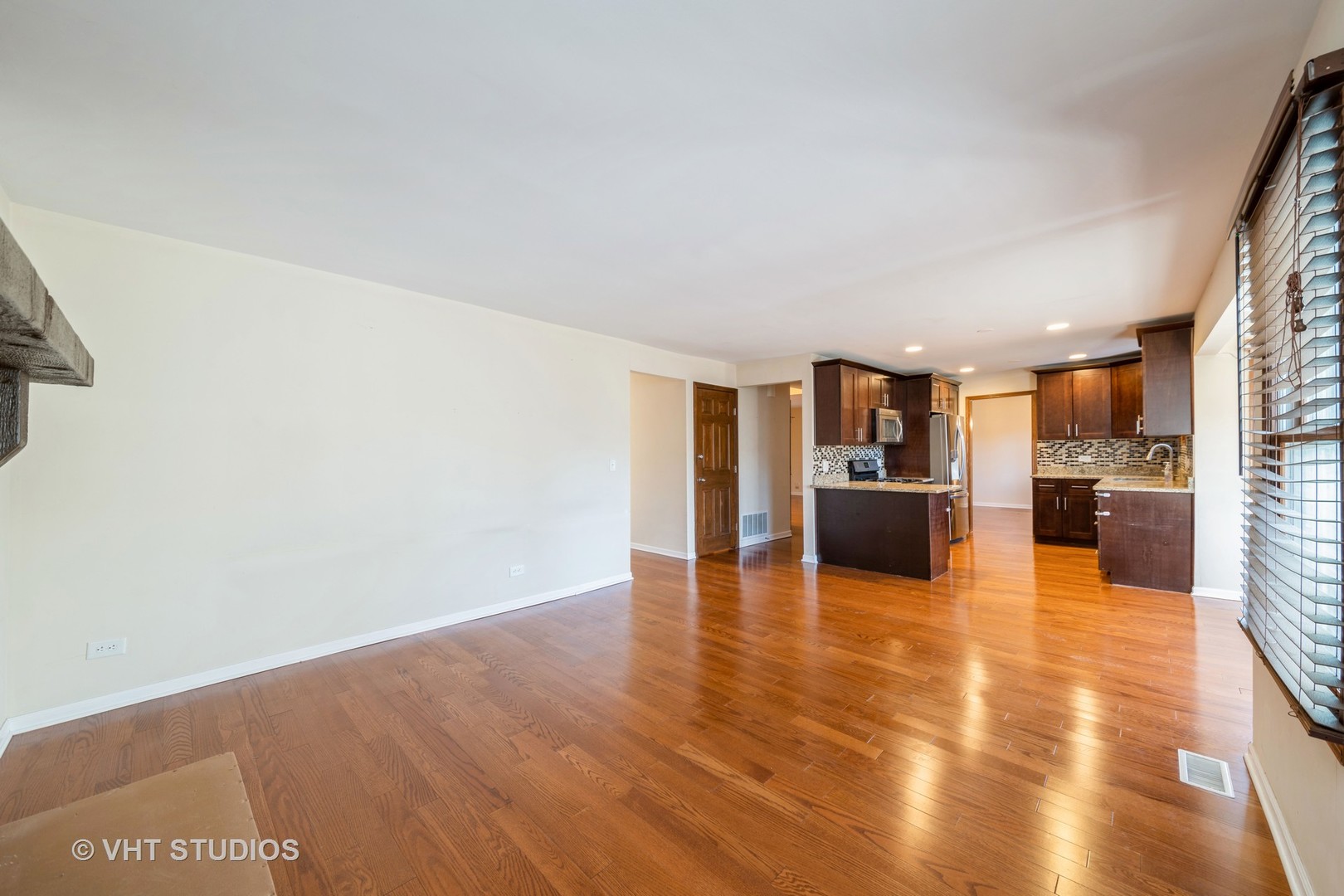 1201 Pinetree Lane Bartlett, IL 60103 - Photo 9 of 20