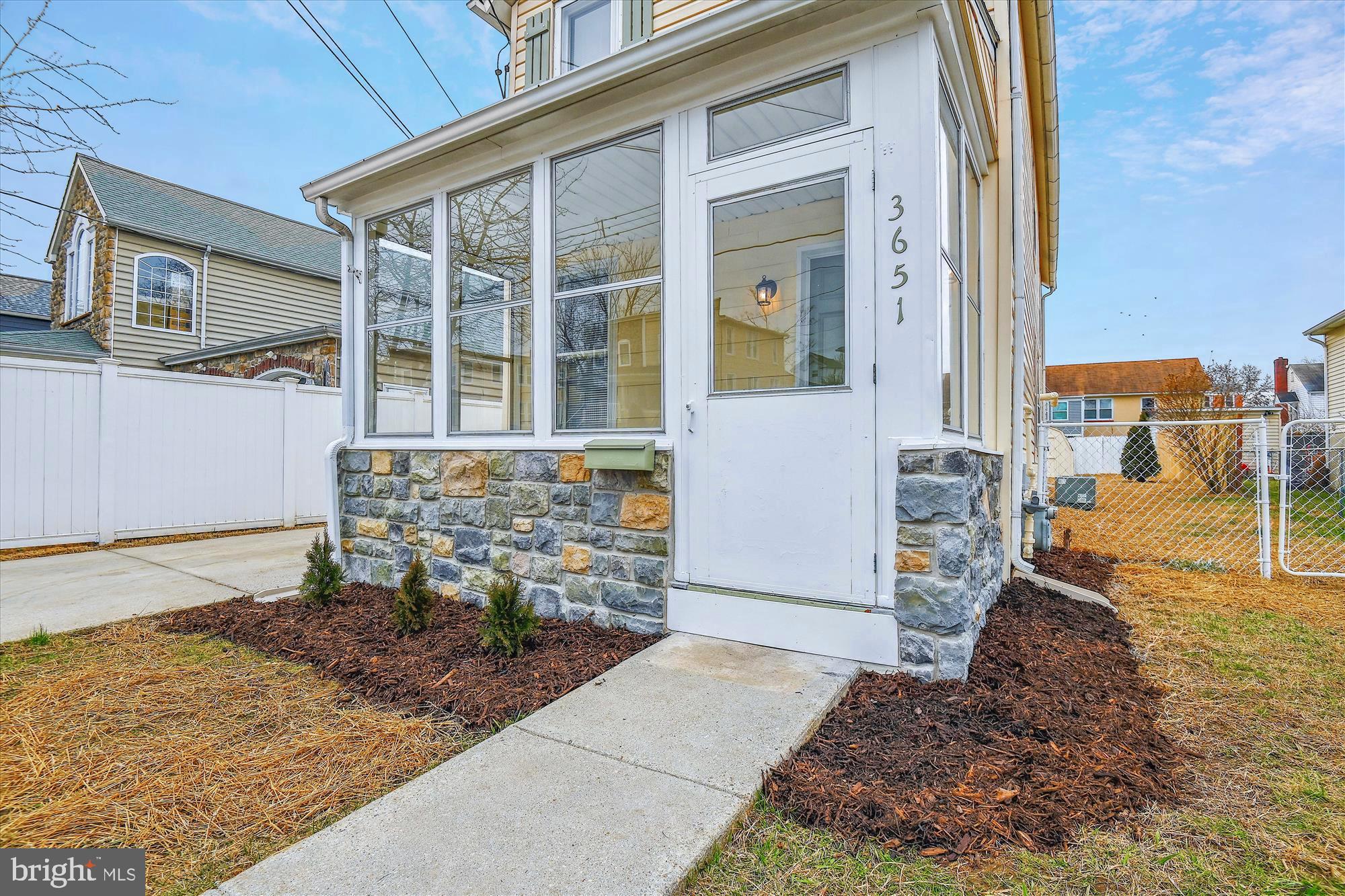 3651 Hineline Road Baltimore, MD 21229 - Photo 4 of 36 Walk