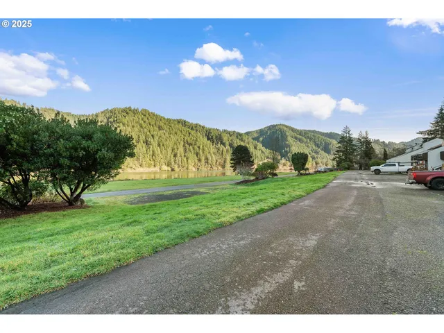 $235,000 | 43605 Highway 38, Unit 17, Reedsport, OR 97467
