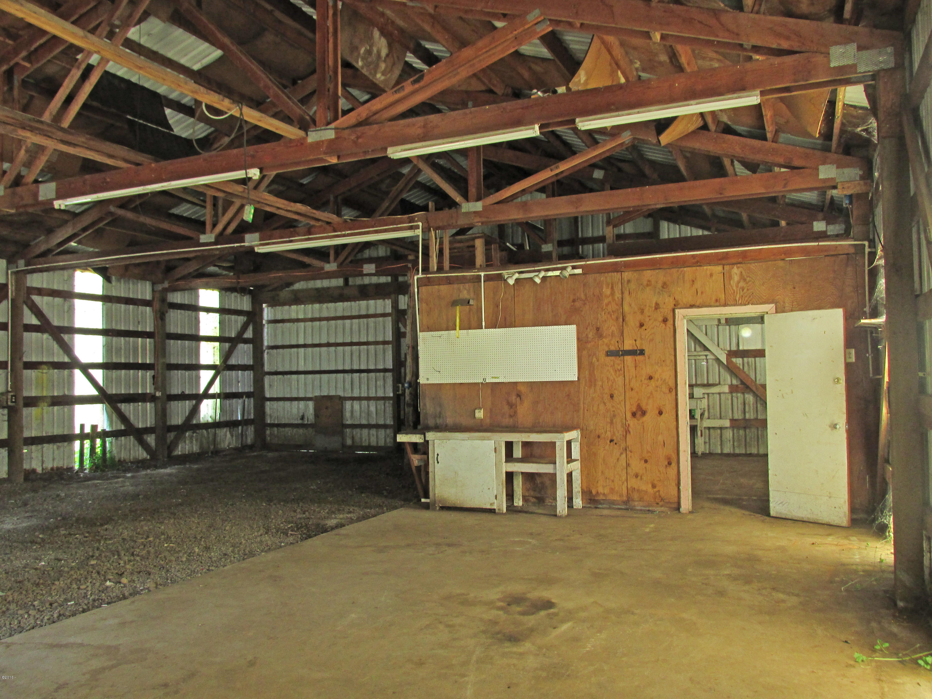 24700 Bunn Creek Road Cloverdale, OR 97112 - Photo 14 of 15 Shop interior