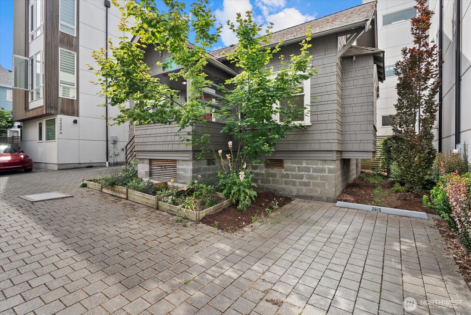 2609 Southwest Adams Street, Unit B Seattle, WA 98126 - Photo 18 of 21