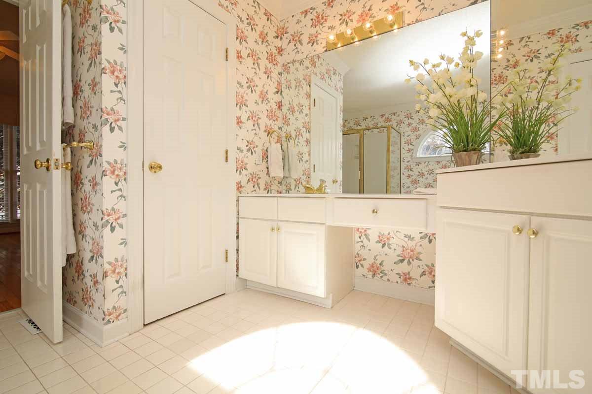 8501 Wheeling Drive Raleigh, NC 27615 - Photo 13 of 25