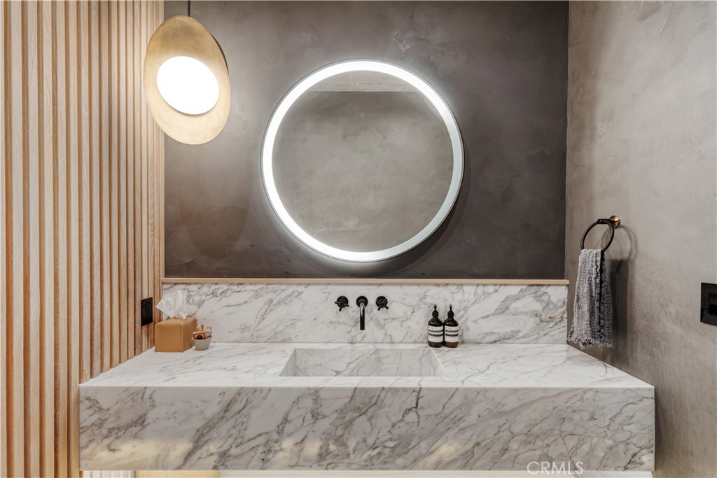 4050 Contera Road Encino, CA 91436 - Photo 16 of 60