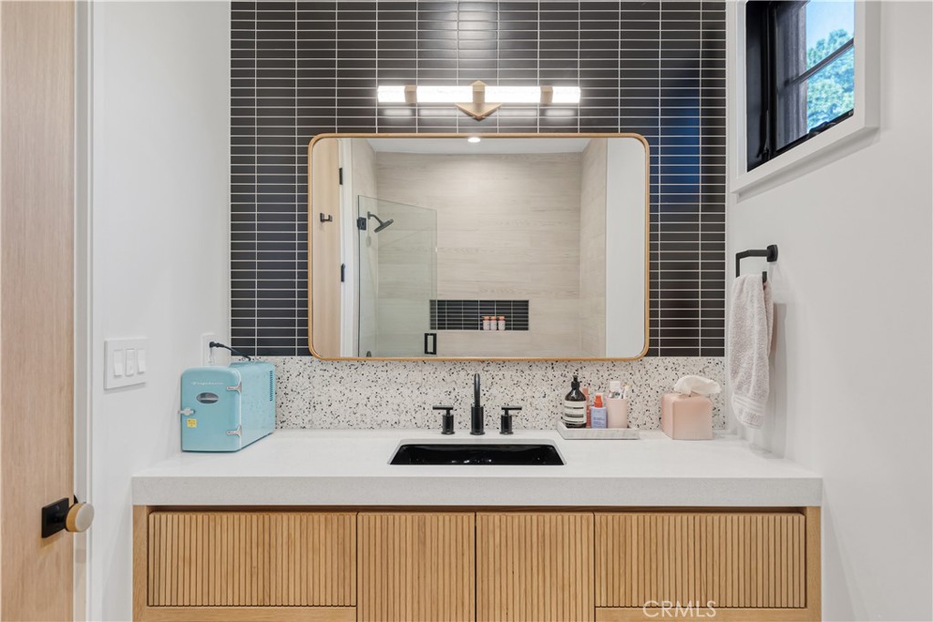 4050 Contera Road Encino, CA 91436 - Photo 42 of 60