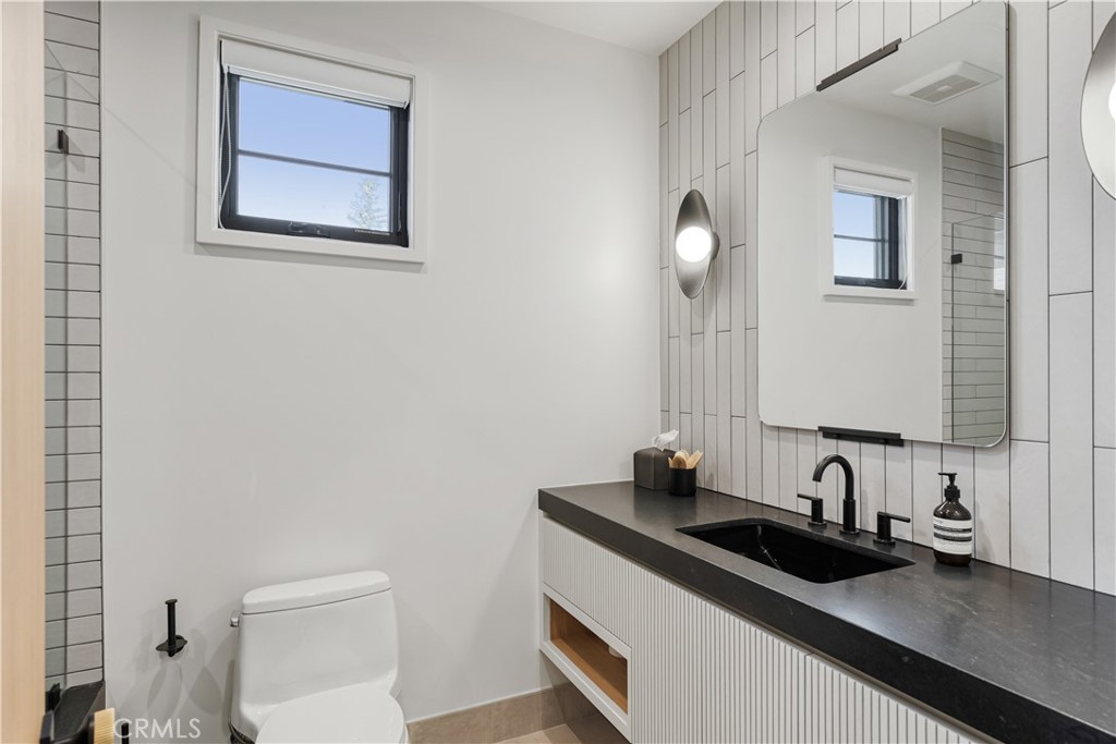 4050 Contera Road Encino, CA 91436 - Photo 51 of 60