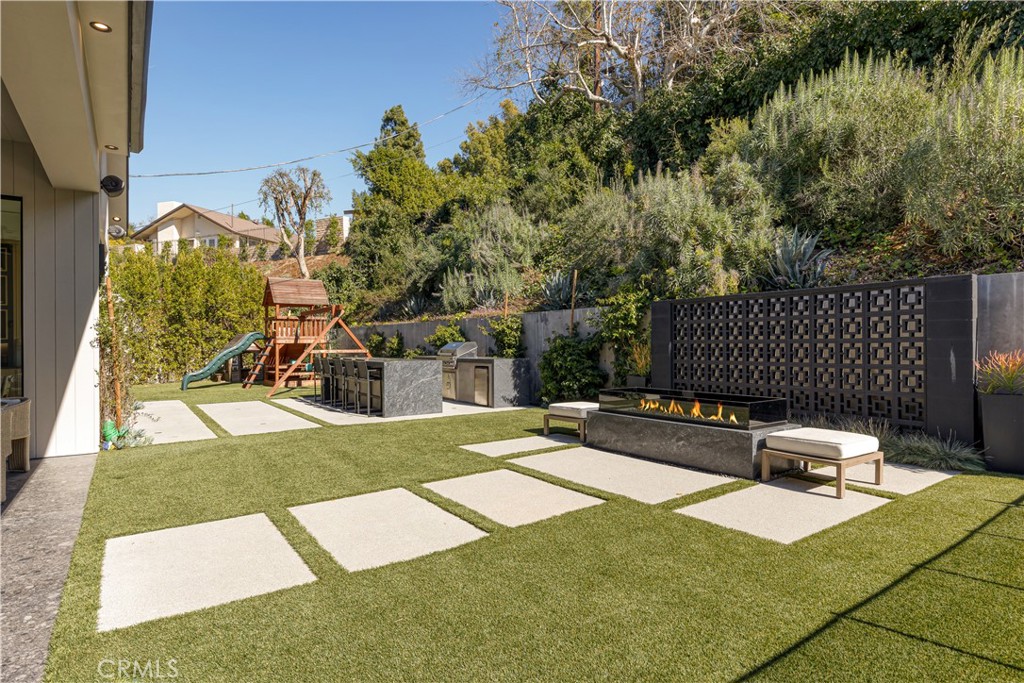 4050 Contera Road Encino, CA 91436 - Photo 58 of 60