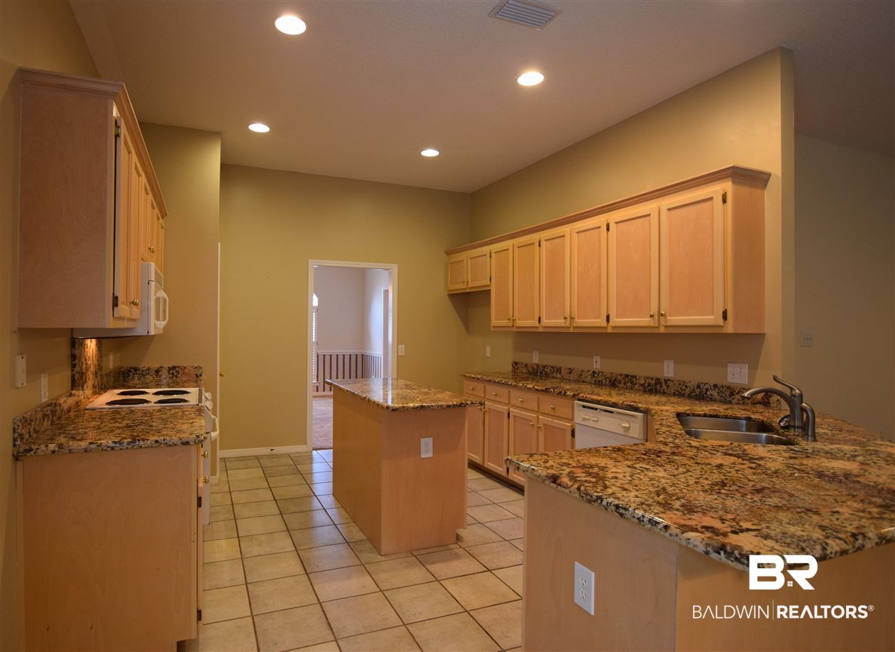 1185 Hillcrest Crossing East Mobile, AL 36695 - Photo 2 of 28