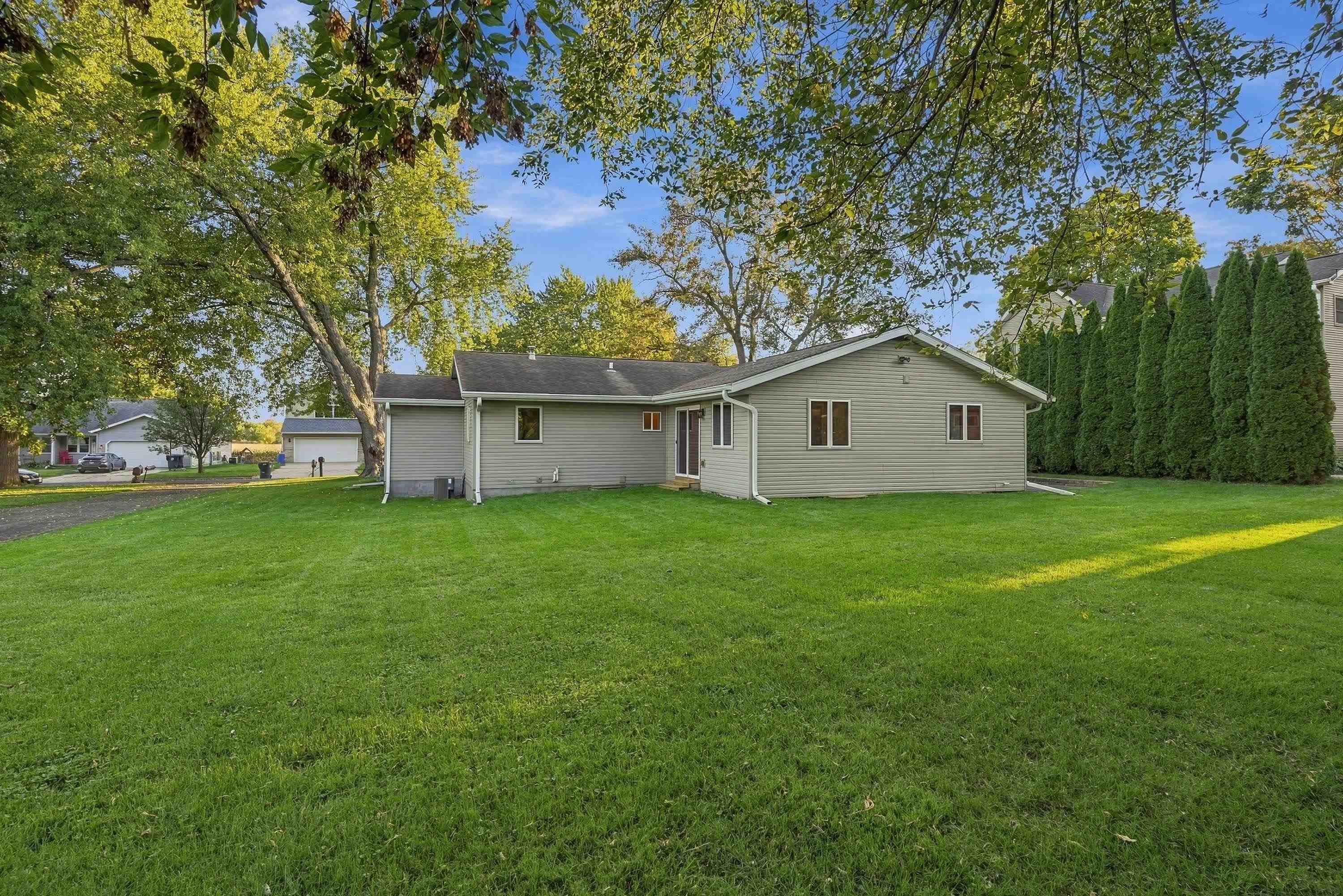 415 Waterloo Road Marshall, WI 53559 - Photo 29 of 38 Gallery Image 29