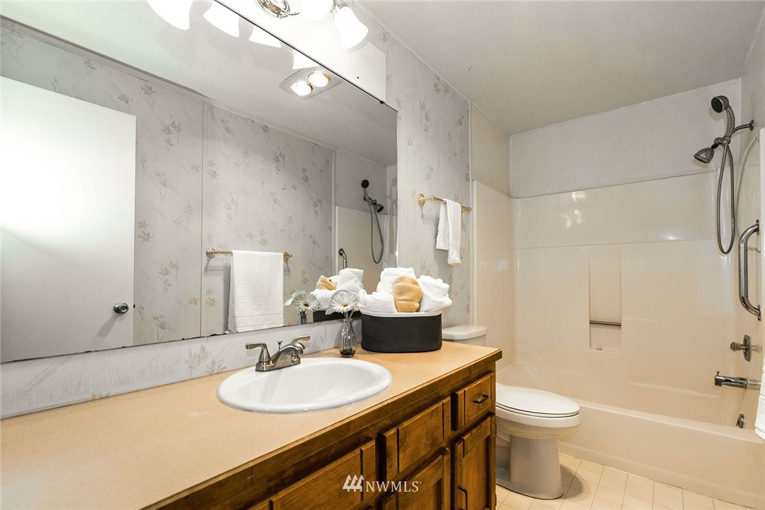 22906 Edmonds Way, Unit 8 Edmonds, WA 98020 - Photo 14 of 18