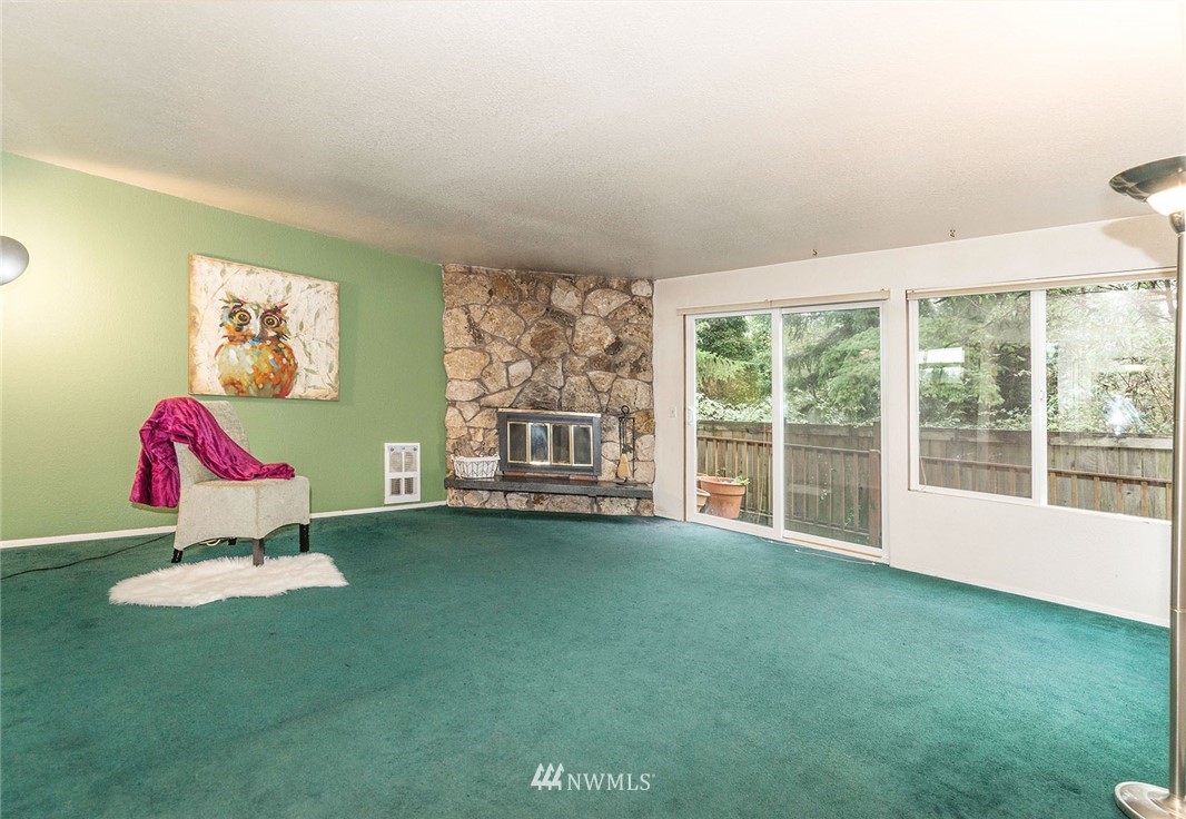 22906 Edmonds Way, Unit 8 Edmonds, WA 98020 - Photo 3 of 18