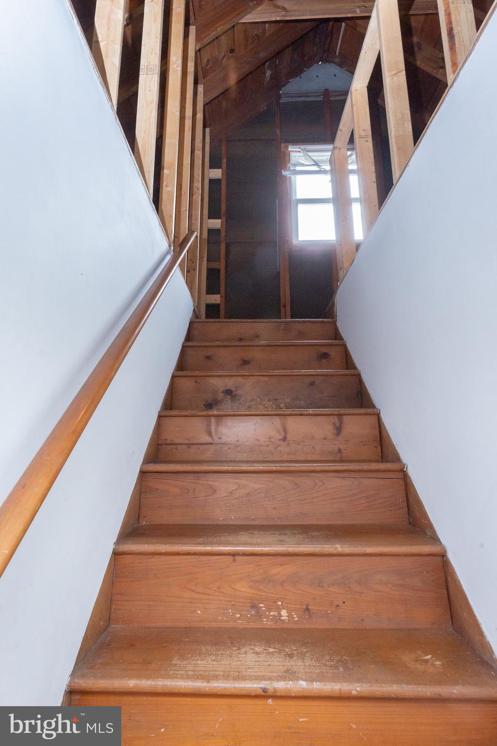 2016 Lansdowne Way Silver Spring, MD 20910 - Photo 14 of 23 a view of entryway