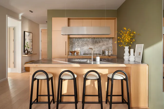 $1,650,000 | 30 Front Street, Unit 18D | DUMBO