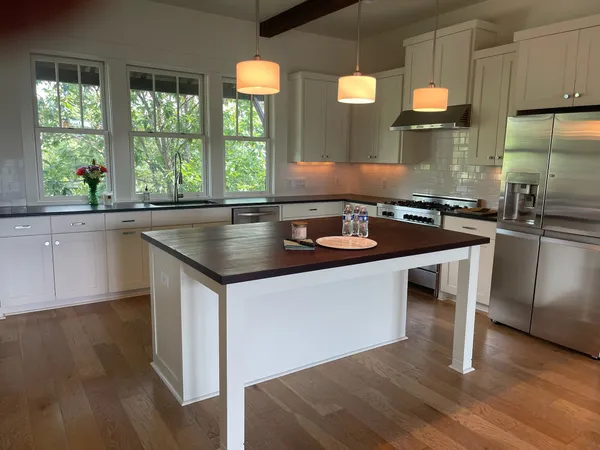 $4,900 | 2217 Sea Biscuit Cove, Unit 105, Spicewood, TX 78669