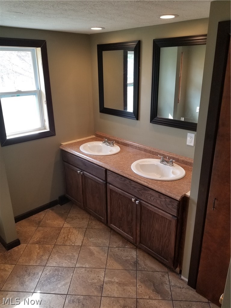 48501 Middle Ridge Road Amherst, OH 44001 - Photo 9 of 18