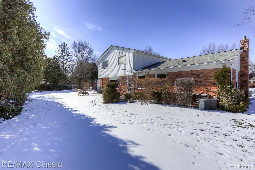 29928 Fox Grove Road Farmington, MI 48334 - Photo 37 of 47