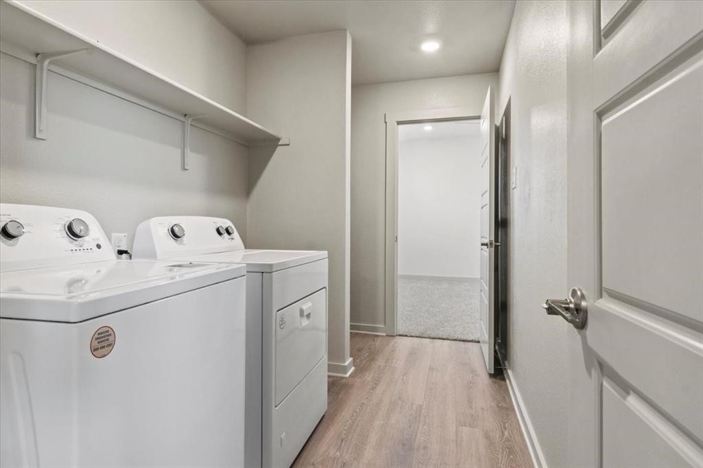 530 Wilshire Road San Marcos, TX 78666 - Photo 22 of 30 a utility room with dryer and washer