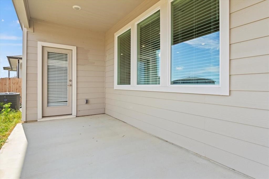 530 Wilshire Road San Marcos, TX 78666 - Photo 29 of 30 a view of an empty room with a window