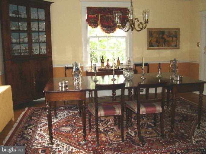 301 Cedarcroft Road Baltimore, MD 21212 - Photo 18 of 28 Dining Room