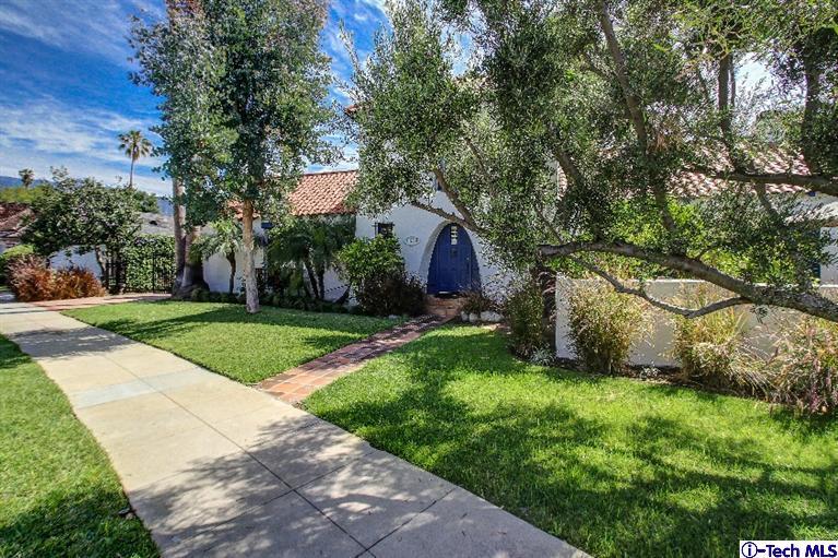 386 South Meridith Avenue Pasadena, CA 91106 - Photo 2 of 28 a front view of a house with garden