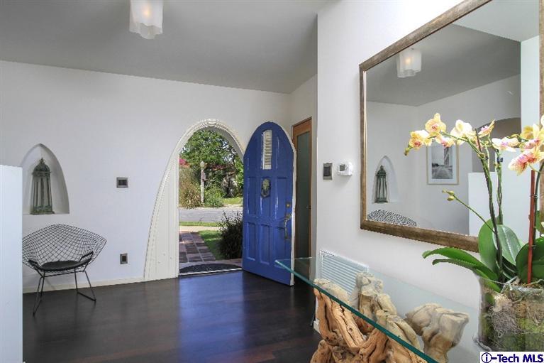 386 South Meridith Avenue Pasadena, CA 91106 - Photo 4 of 28 a view of entryway with wooden floor