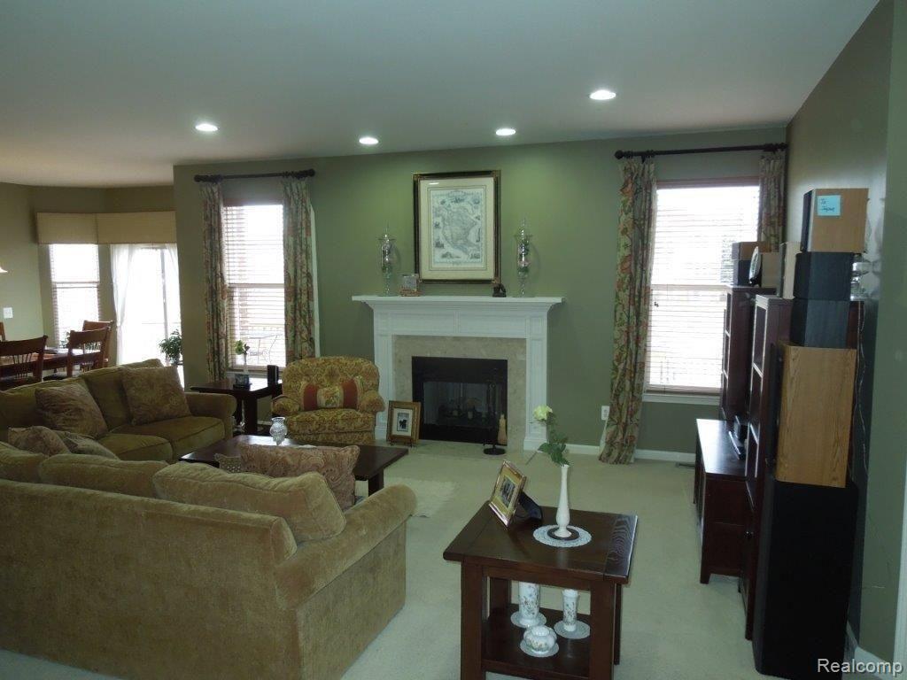 3525 Everett Drive Rochester Hills, MI 48307 - Photo 3 of 14