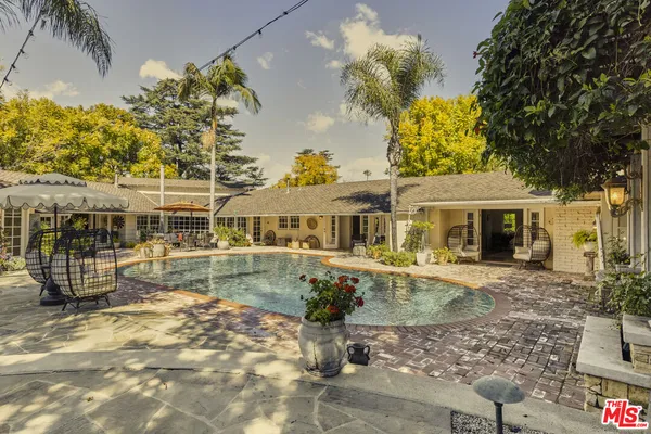 $17,000 | 13166 Valley Vista Boulevard, Studio City, CA 91604