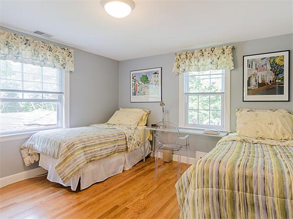 16 Nod Hill Road Newton, MA 02461 - Photo 14 of 18 Gallery Image 14