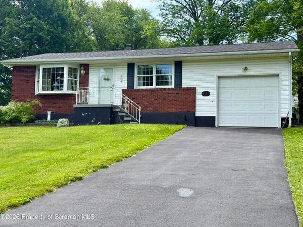 $290,000 | 8 Skyline Drive, Gouldsboro, PA 18424
