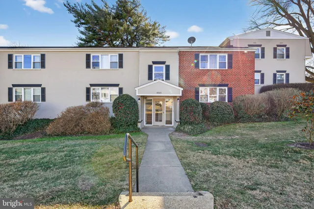 $200,000 | 3065 Patrick Henry Drive, Unit 102, Falls Church, VA 22044