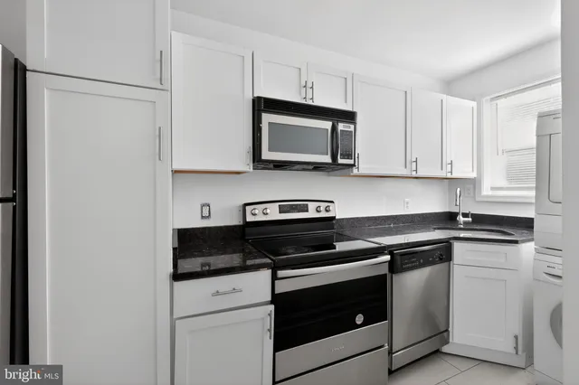 $200,000 | 3065 Patrick Henry Drive, Unit 102, Falls Church, VA 22044